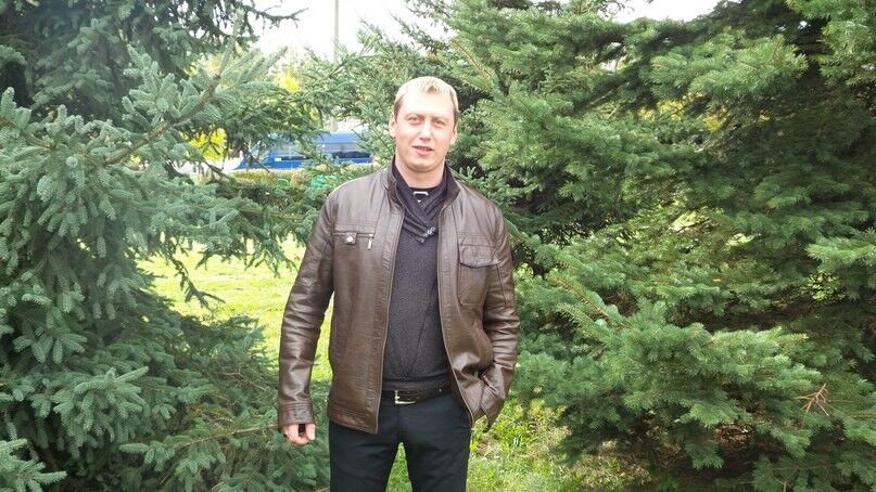  4498421  Sergei, 40 ,    