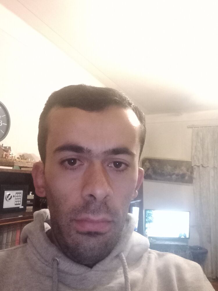  46802921  Andranik, 30 ,    