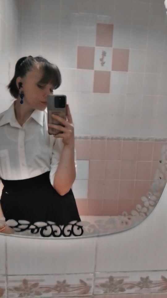  ,   Alexandra, 21 ,   , 