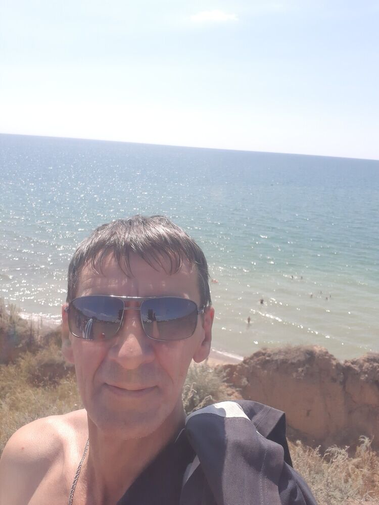  21663821  Vovuly, 54 ,    