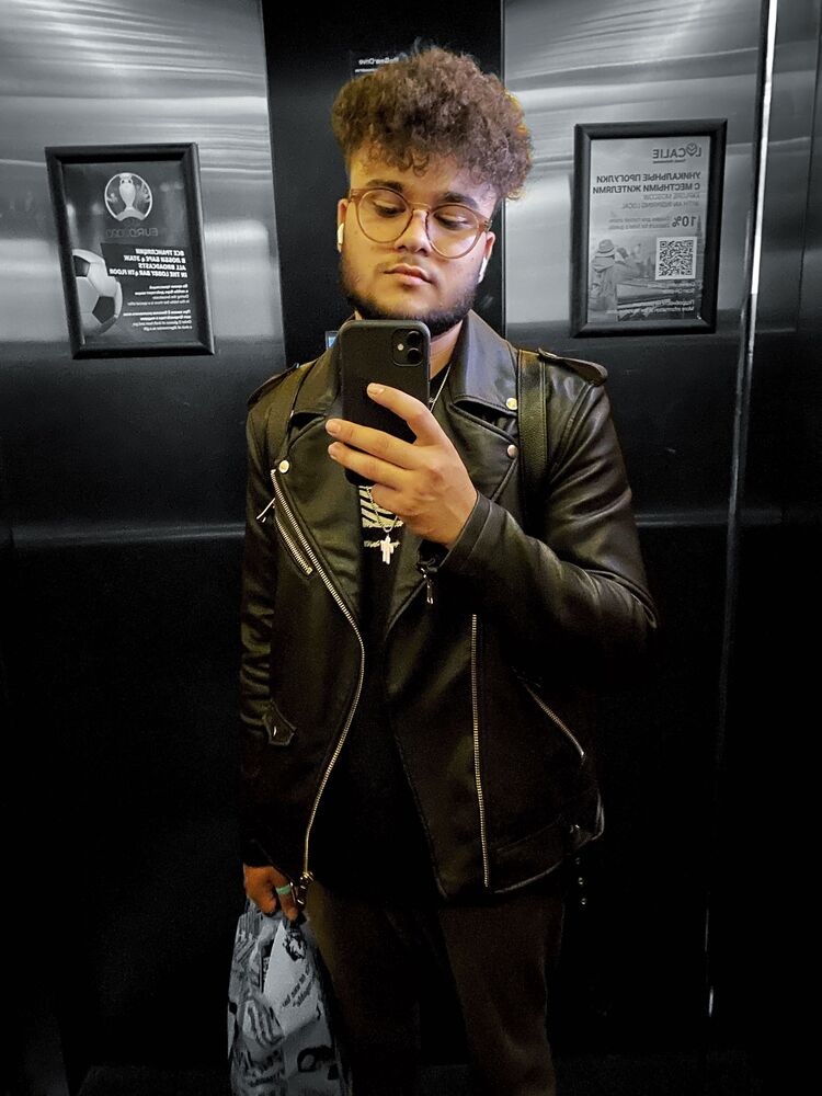  26839561  Atash, 26 ,    