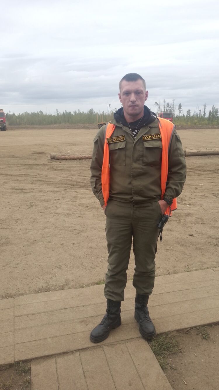  37836791  Viktor, 30 ,    