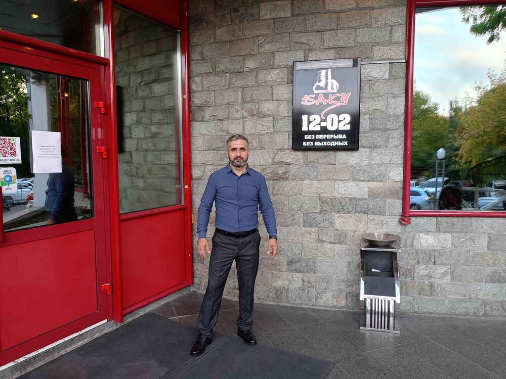  38163761  Baruz, 43 ,    