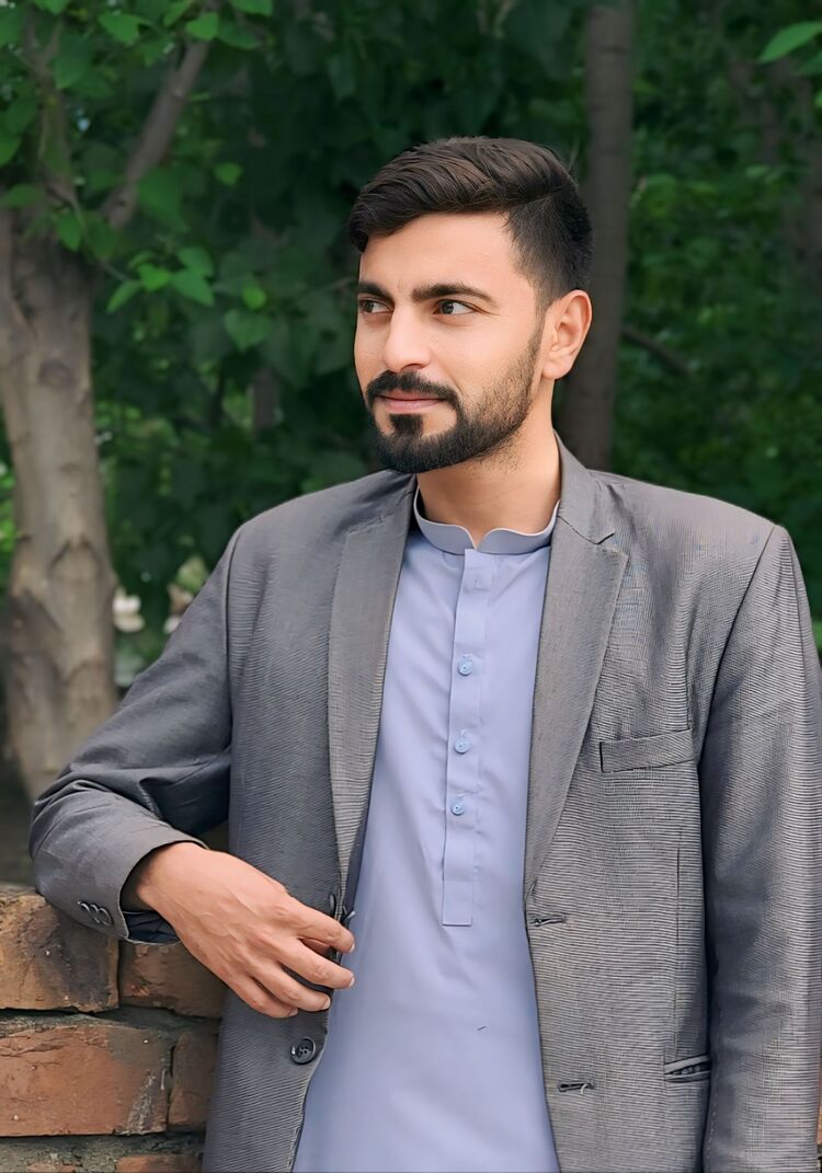  48010771  Bilal, 28 ,    