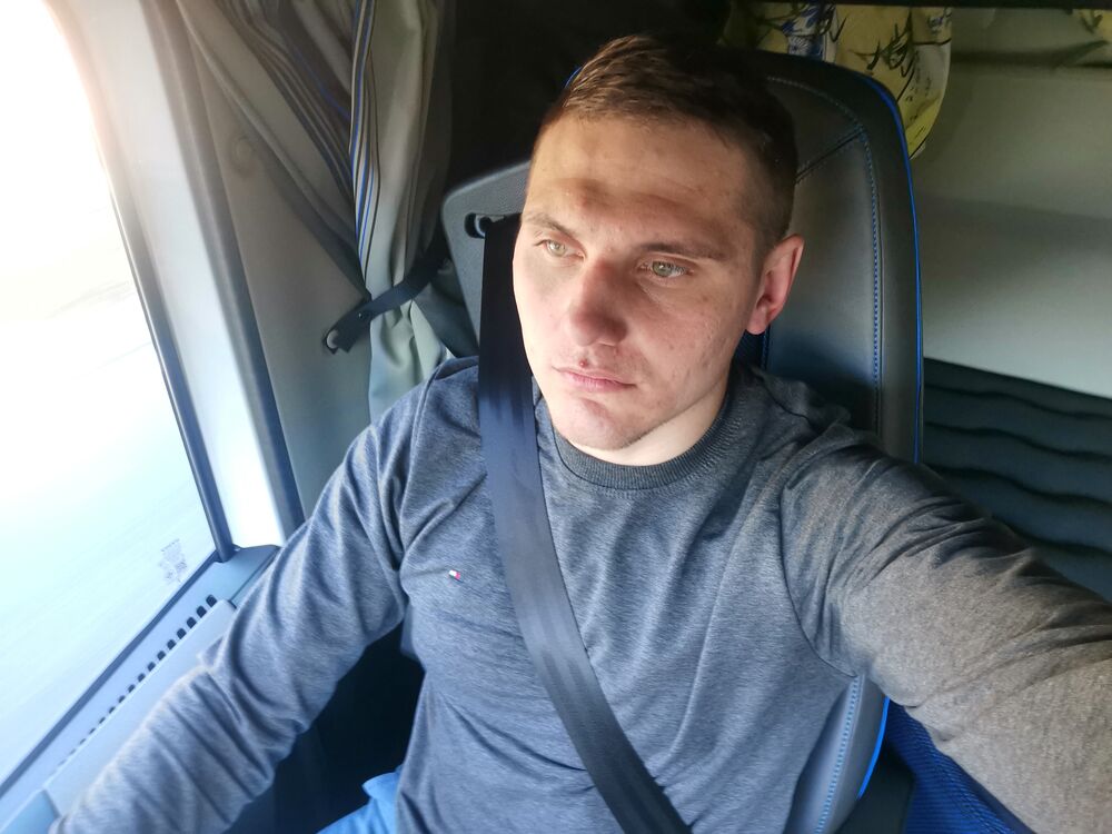  33817411  Vladimir, 30 ,    