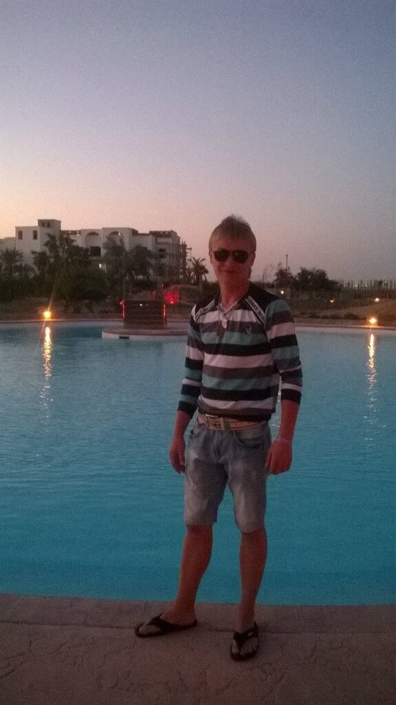  6957821  Sergei, 29 ,    