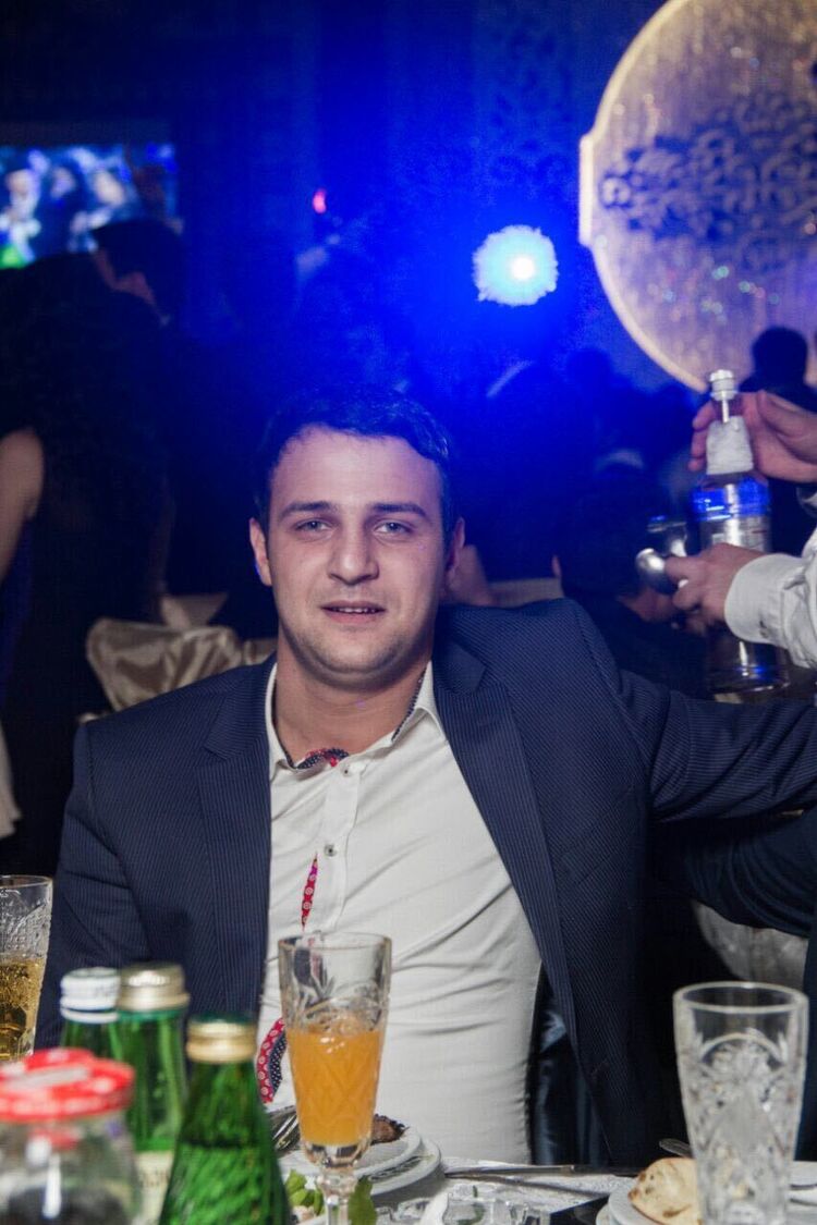  33354301  Emin, 36 ,    