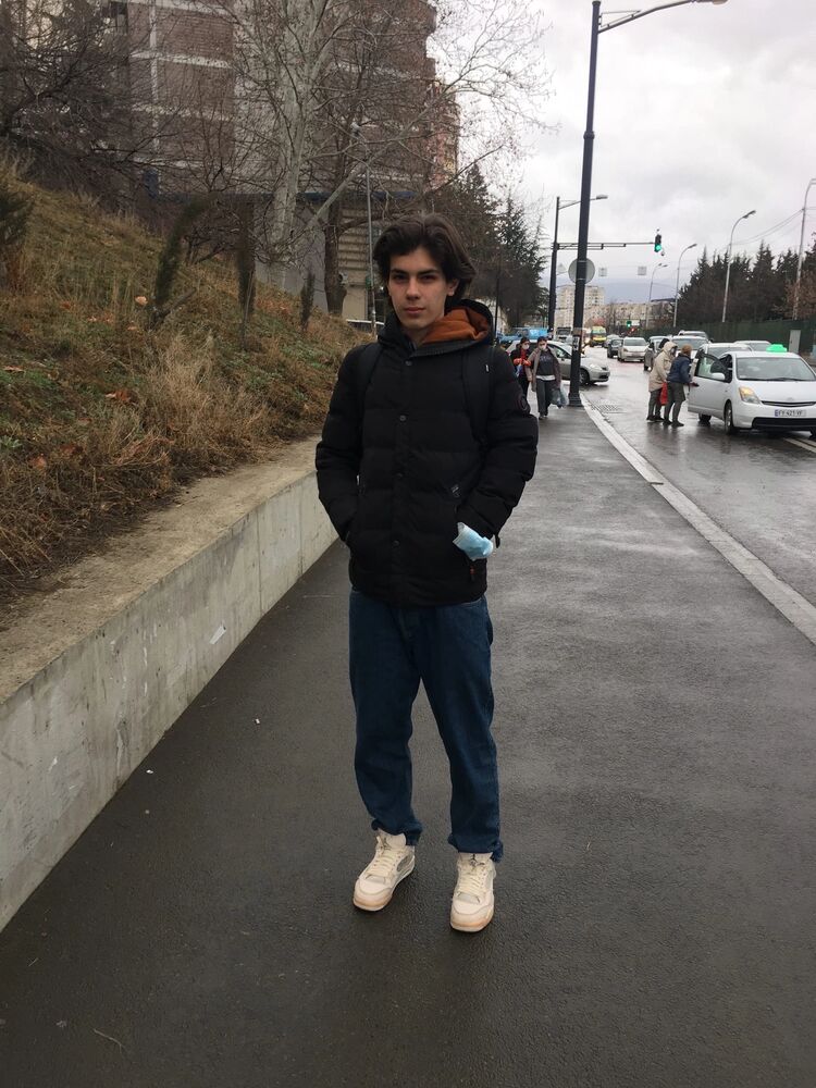  43619831  , 22 ,    