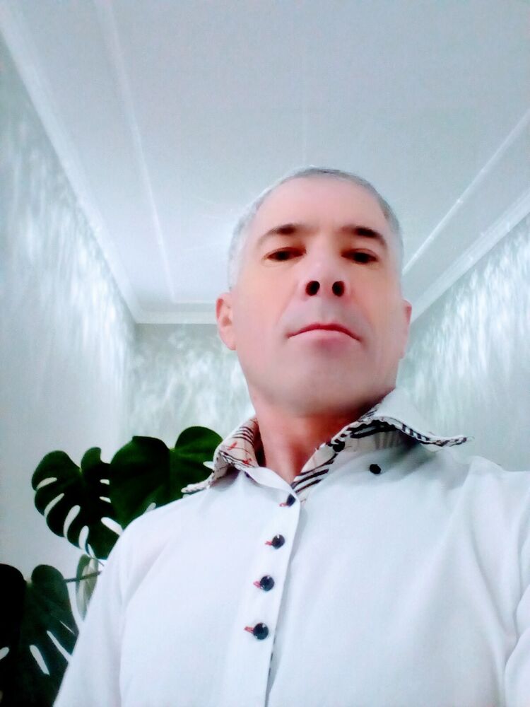  26376091  Vasile, 52 ,    