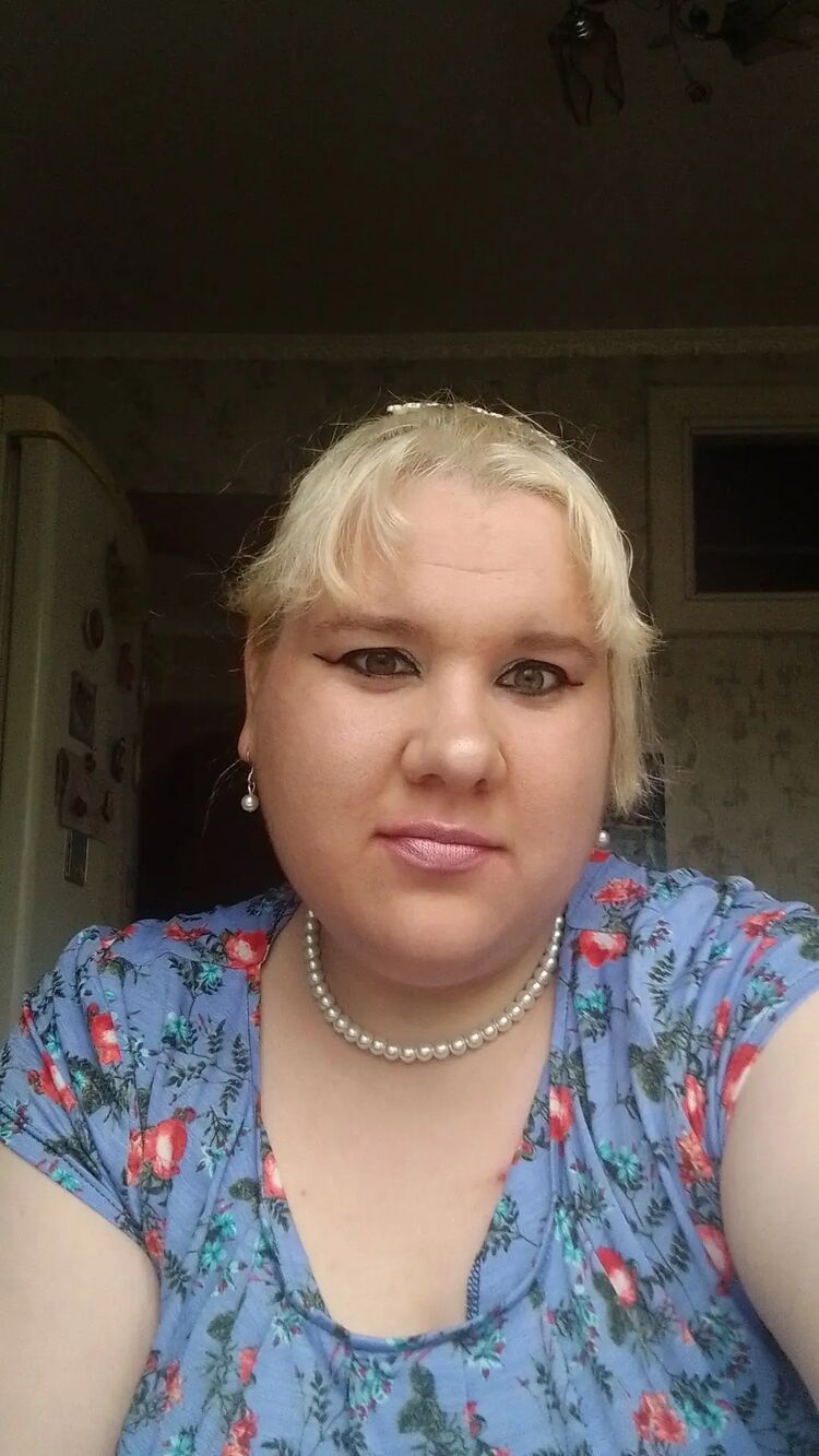 49117291  Viktoria, 24 ,    