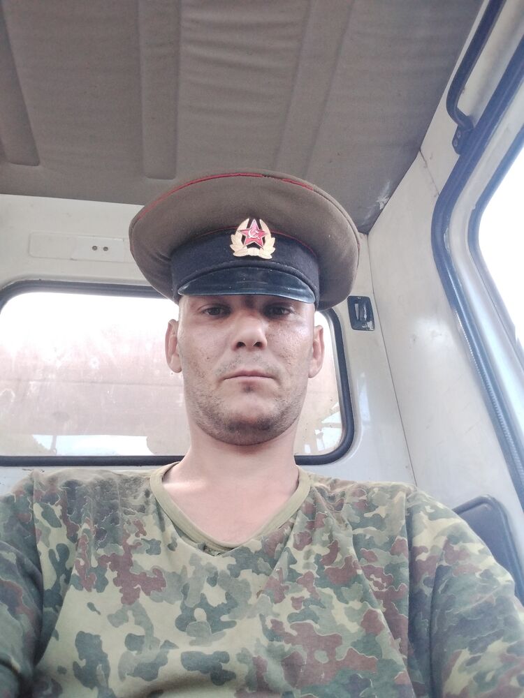  46159891  Stefan, 42 ,    