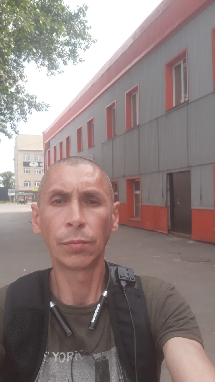  52127851  Arkadij, 45 ,    