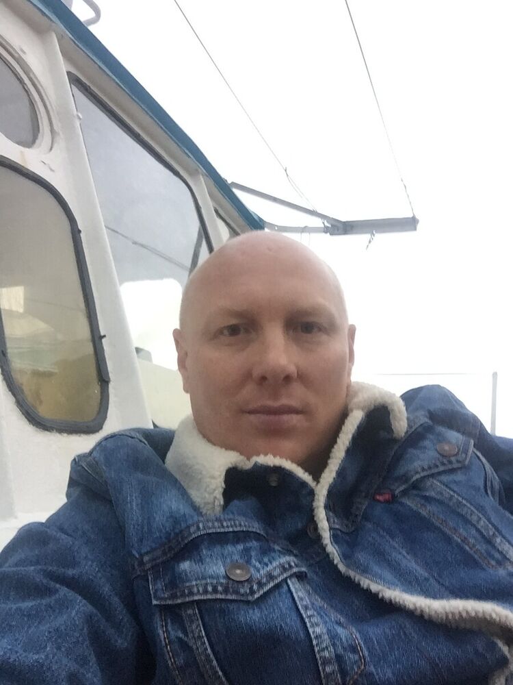  22356291  Aleksandr, 43 ,    
