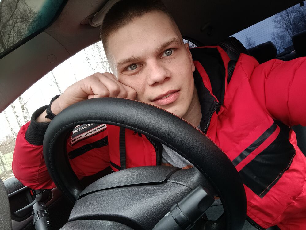 49605281  Anton, 27 ,    