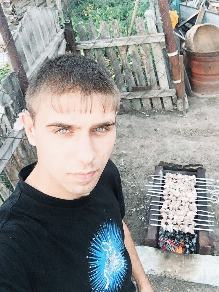  ,   Artem, 30 ,   ,   , c 