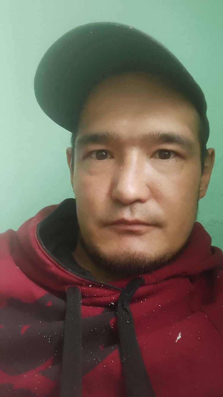  ,   Parviz, 38 ,   c 