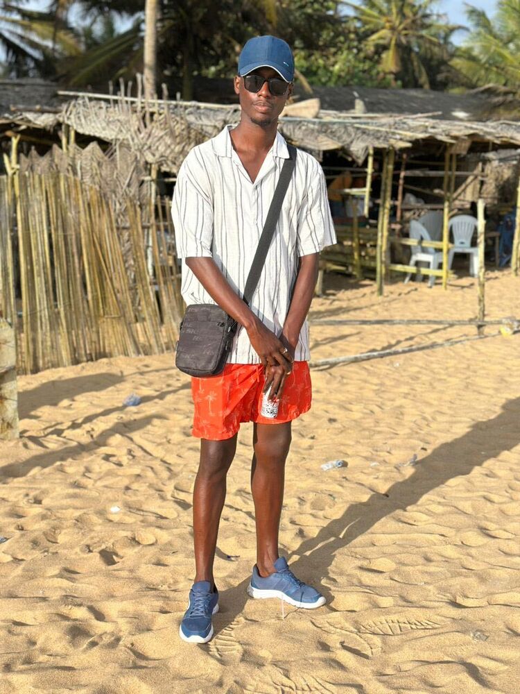  54522941  Andrault, 27 ,    