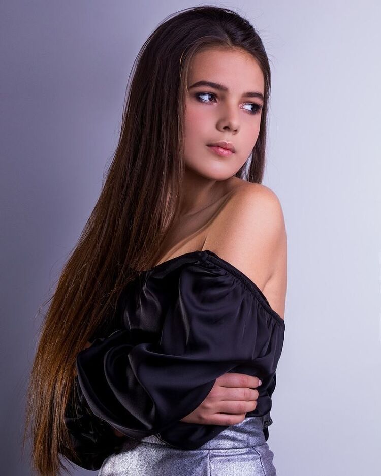 ,   Ekaterina, 22 ,   ,   , c 