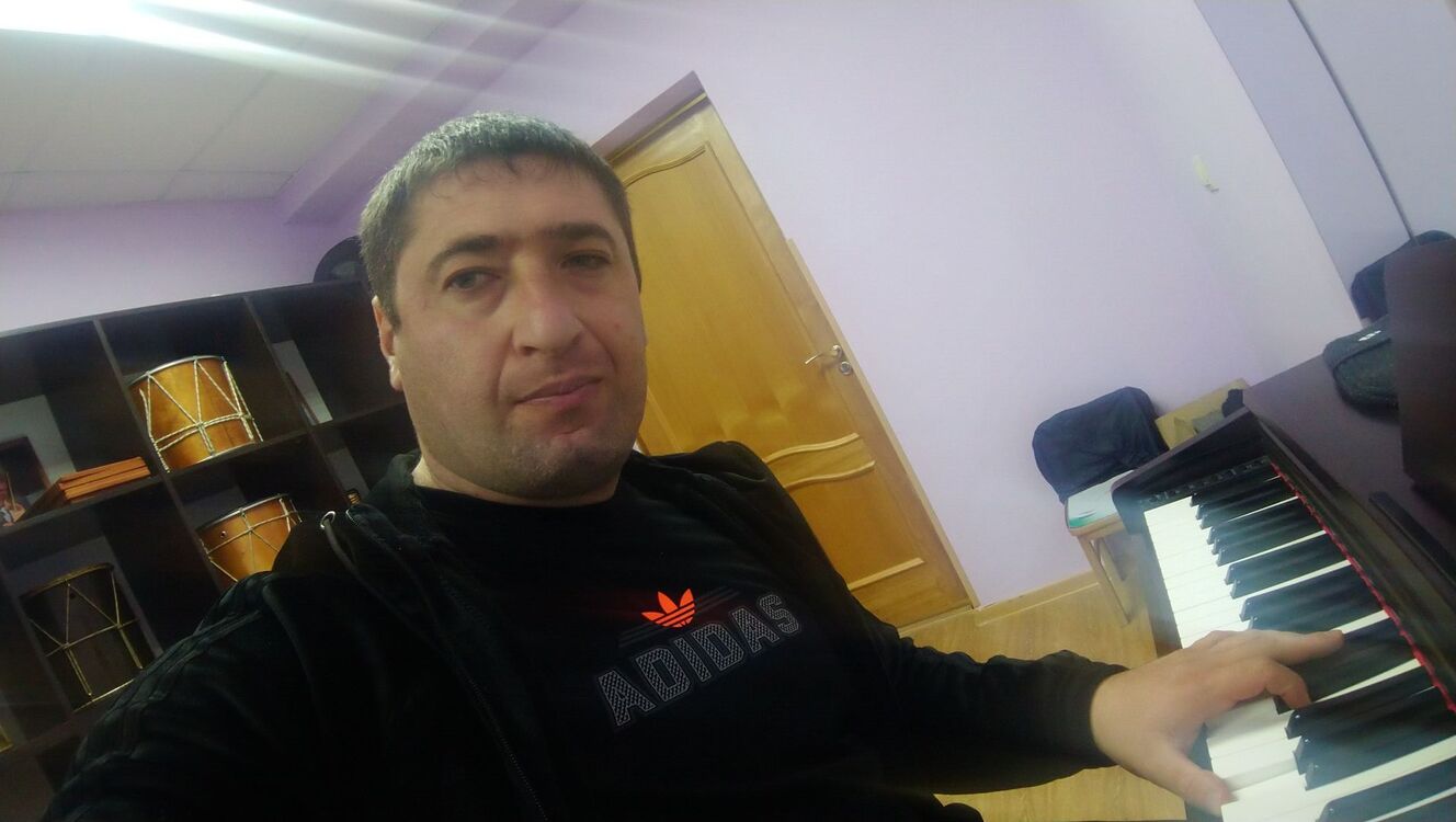  46630031  , 40 ,    