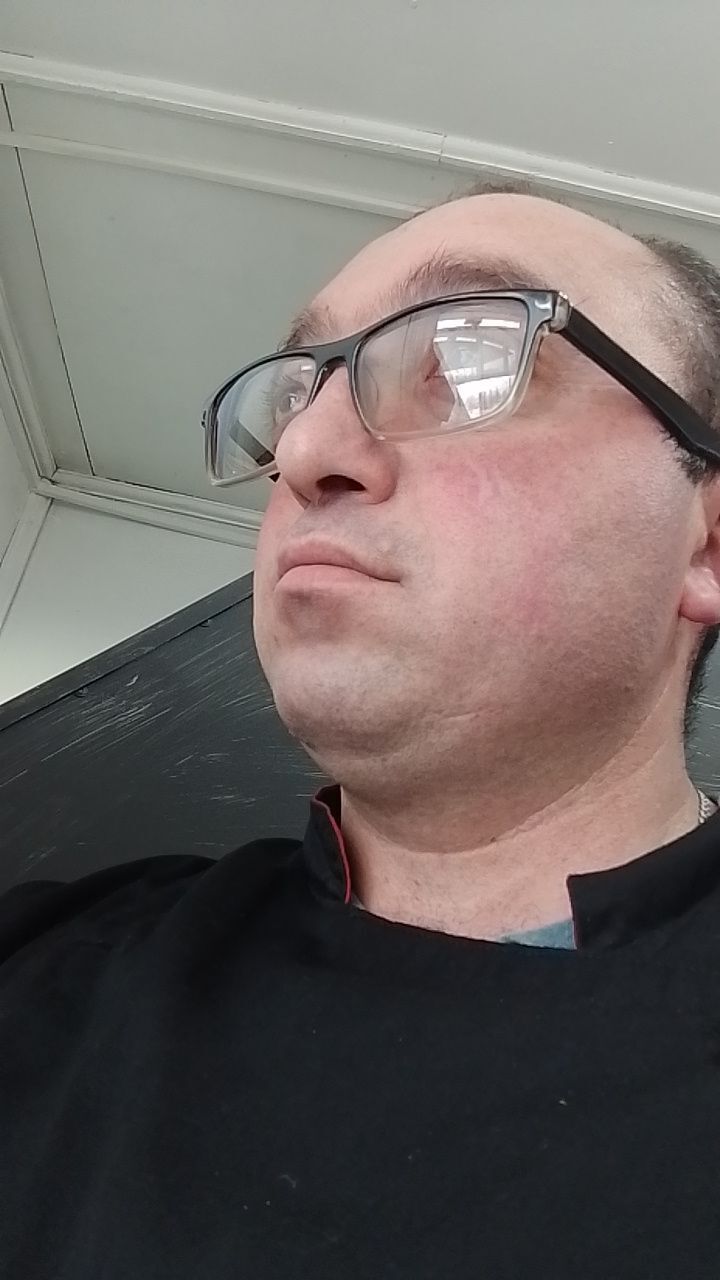  ,   Armen, 43 ,   ,   