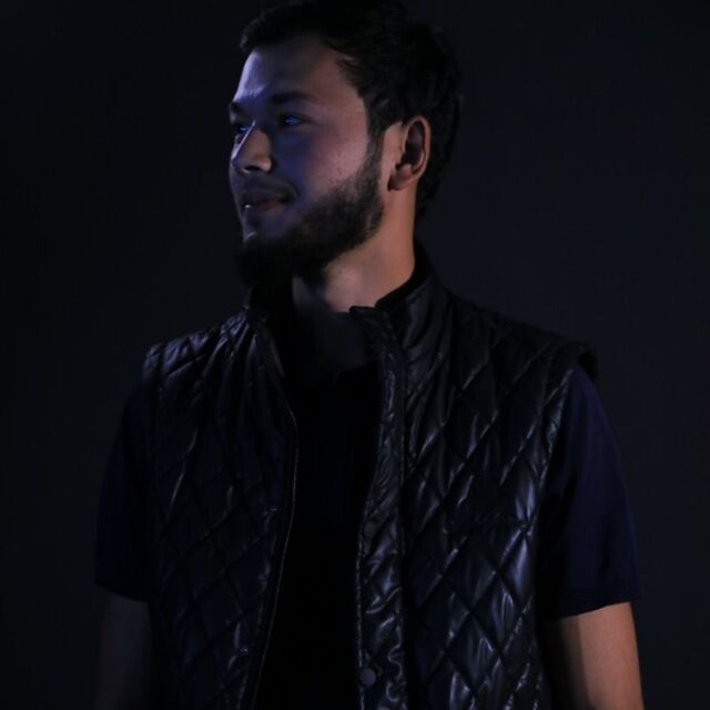  53078721  Dima, 24 ,    