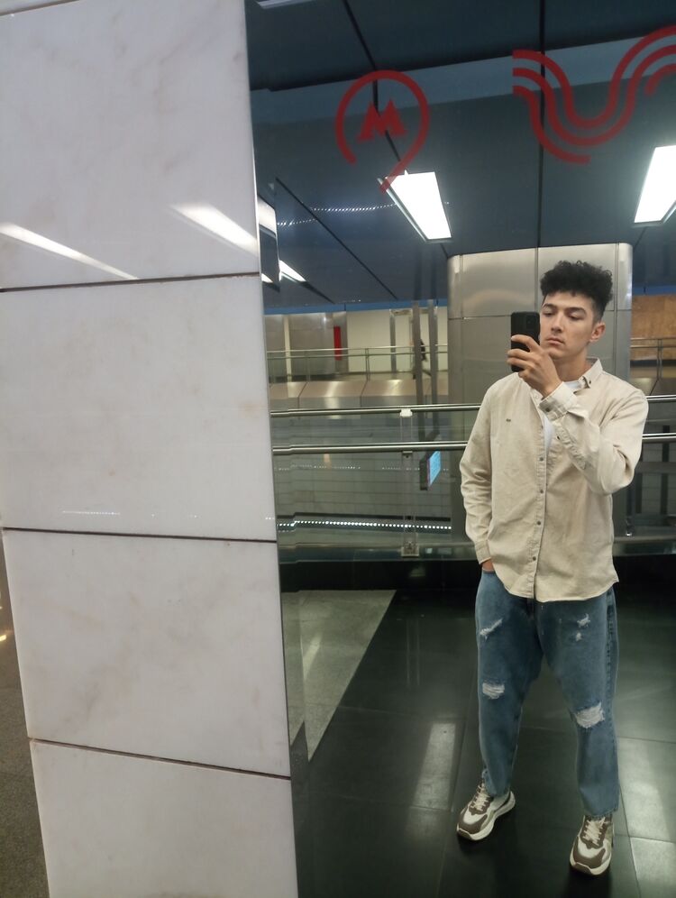  46445401  Ali, 23 ,    