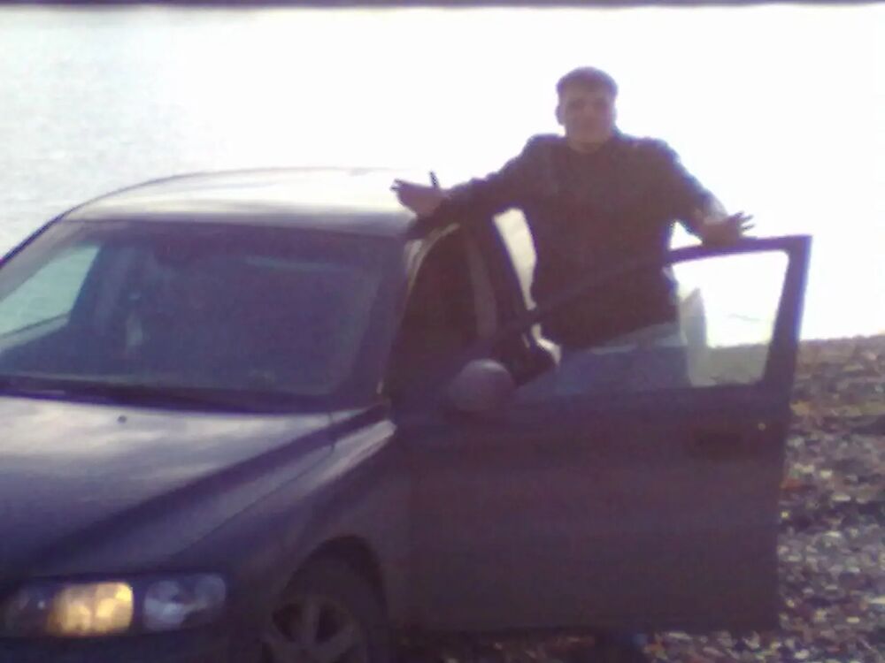  31586471  Evgen, 37 ,    