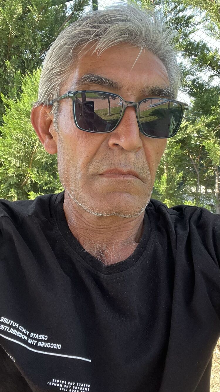  52858331  Halis, 48 ,    
