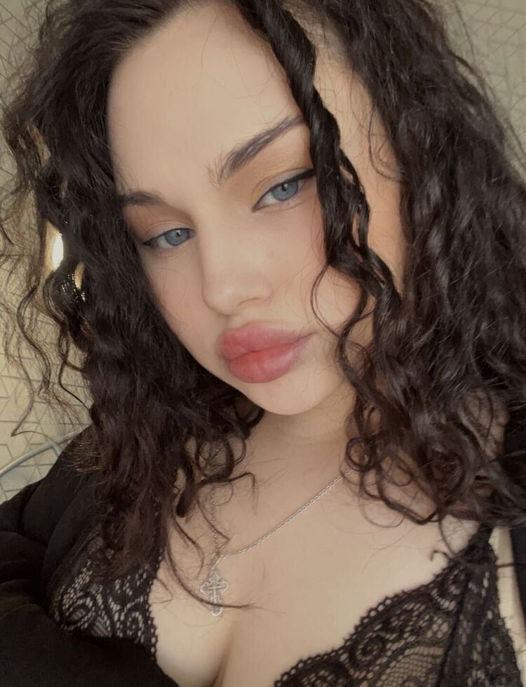  52033861  Nika, 20 ,    