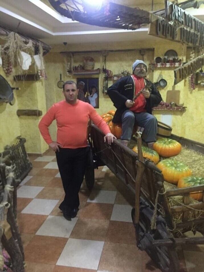  18934341  Armen, 45 ,    