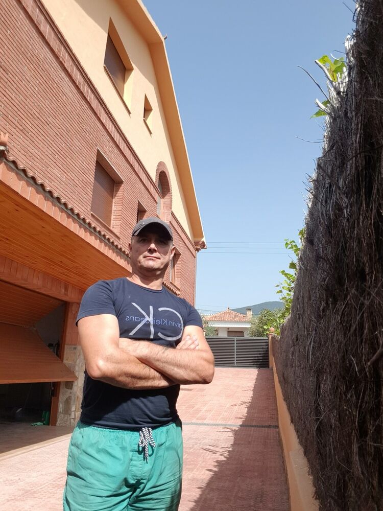   ,   Vasile, 52 ,     , c 