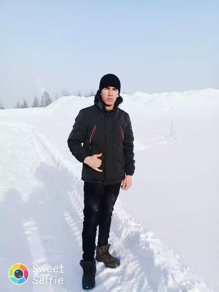  34425271  Elyorbek, 22 ,    