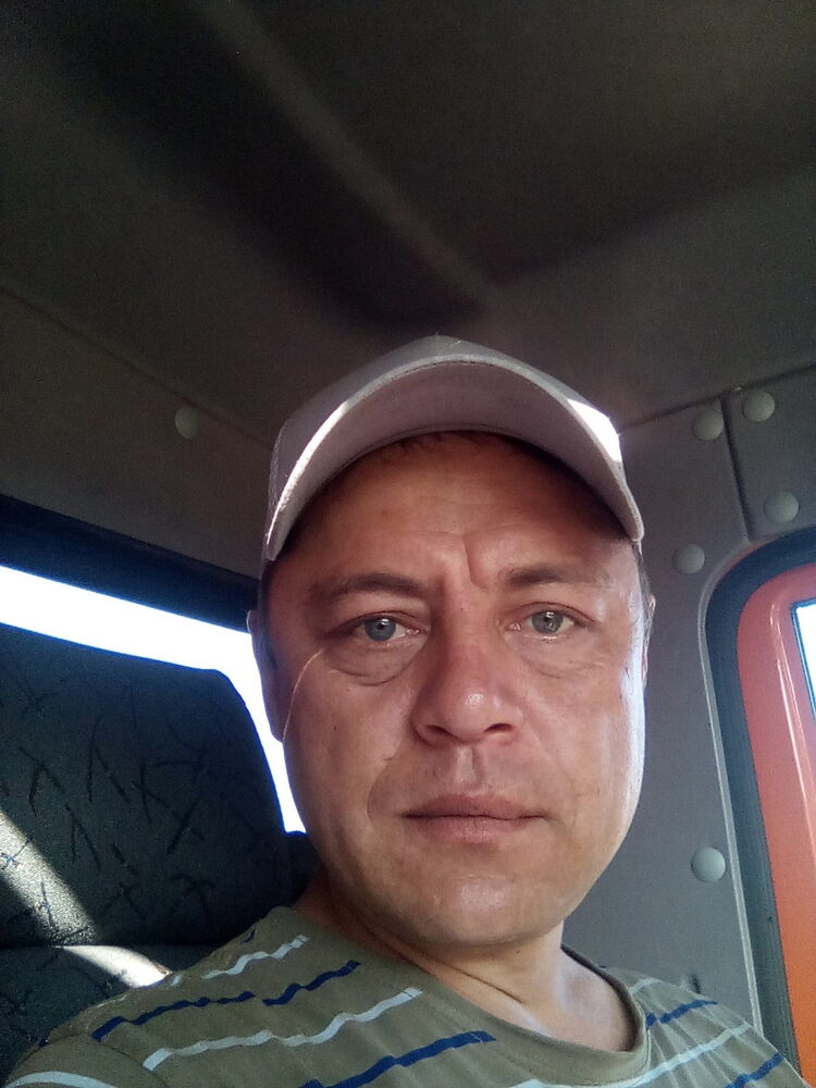  16626811  Sergei, 48 ,    