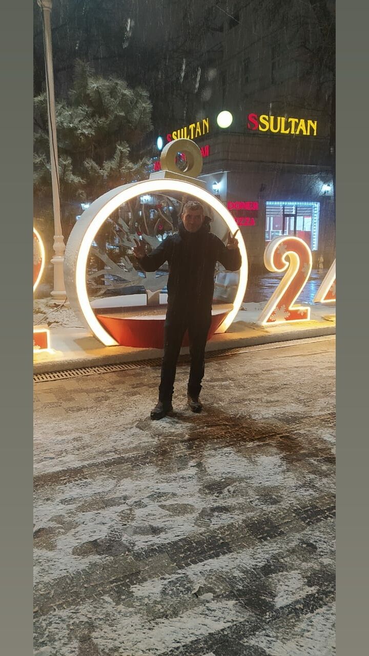  41782191  Mehmet, 42 ,    