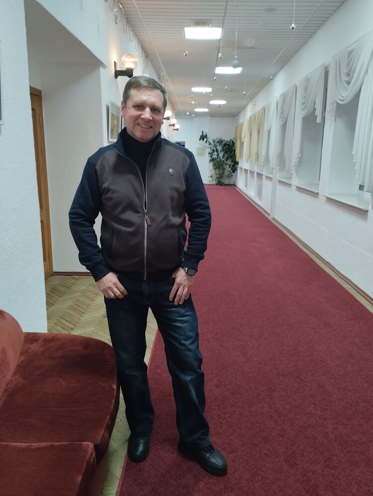 ���� 40430471 ������� George, 45 ���, ���� ���������� � �����-����������