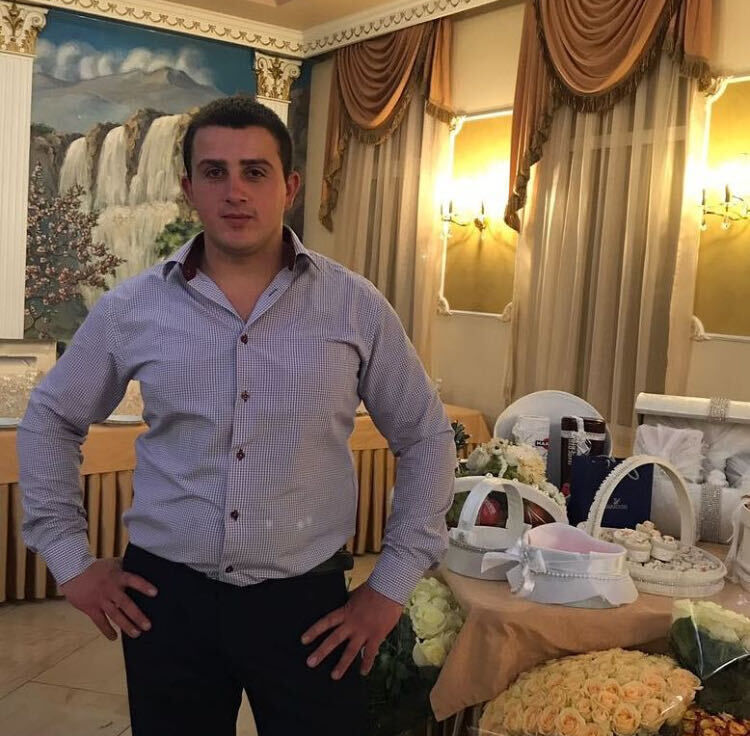  ,   Armen, 36 ,   ,   