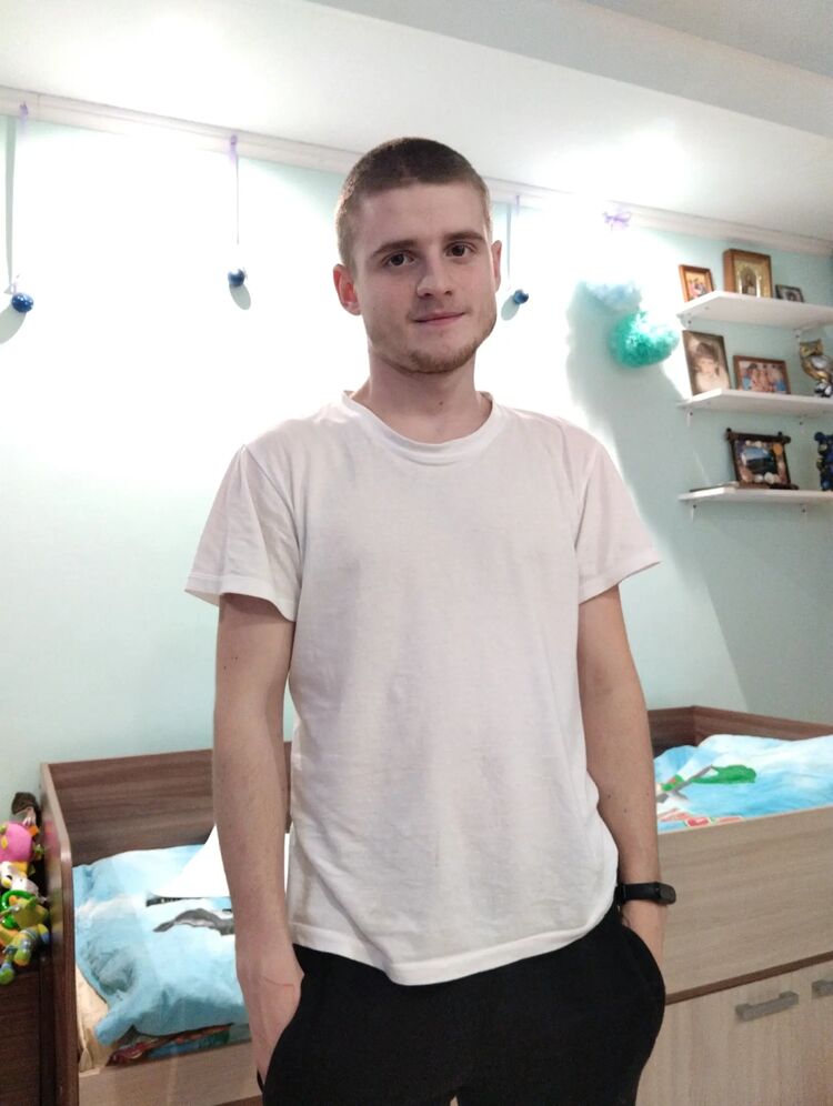  37902711  , 24 ,    