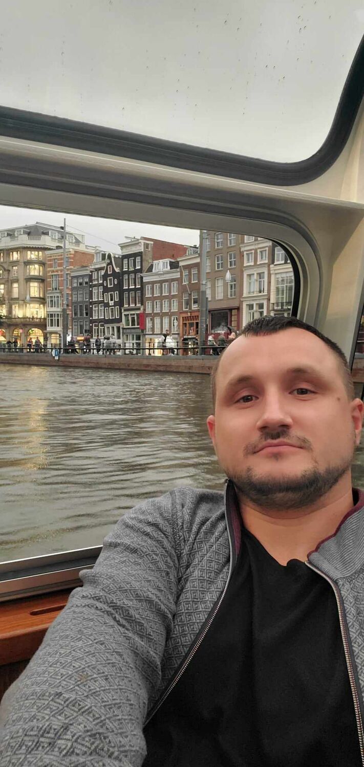  45238951  Alexei Lungu, 40 ,    