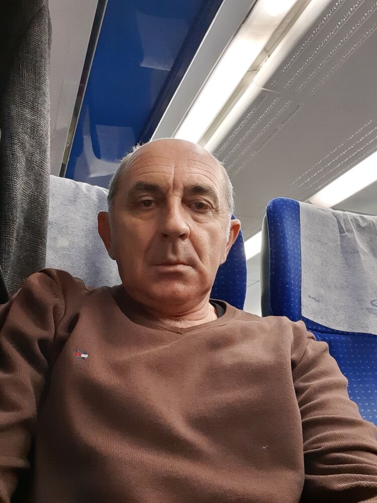  48043701  Vladimir, 59 ,    