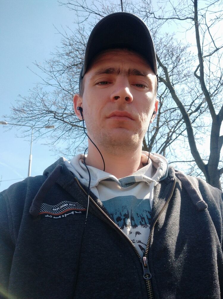  ,   Yroslav, 33 ,   ,   , c 