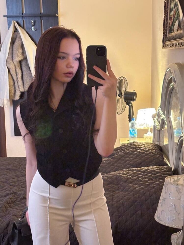  54075691  Alina, 21 ,    -