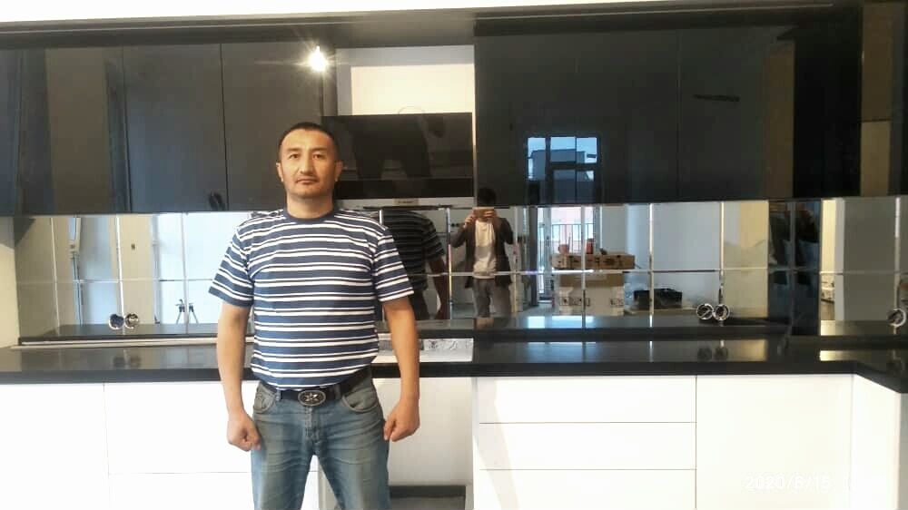  53789771  Bahrom, 52 ,    