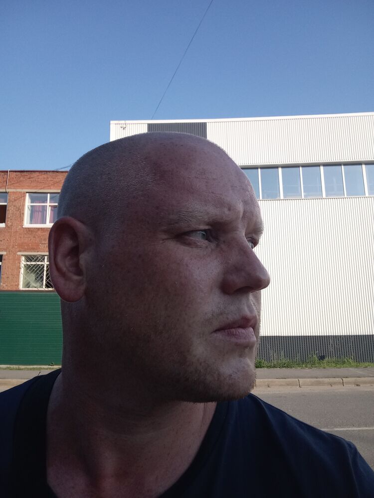  41021661  Ivan, 38 ,    