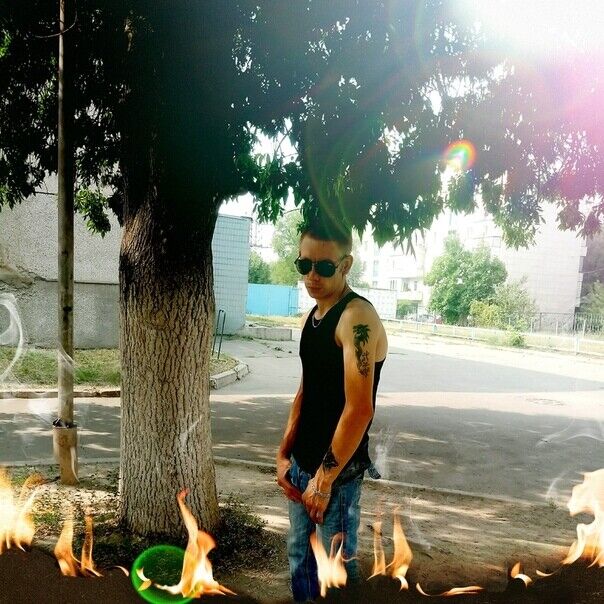  20442791  Vlad, 29 ,    