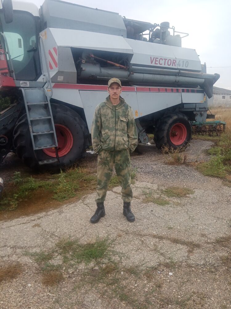  46107861  , 40 ,    