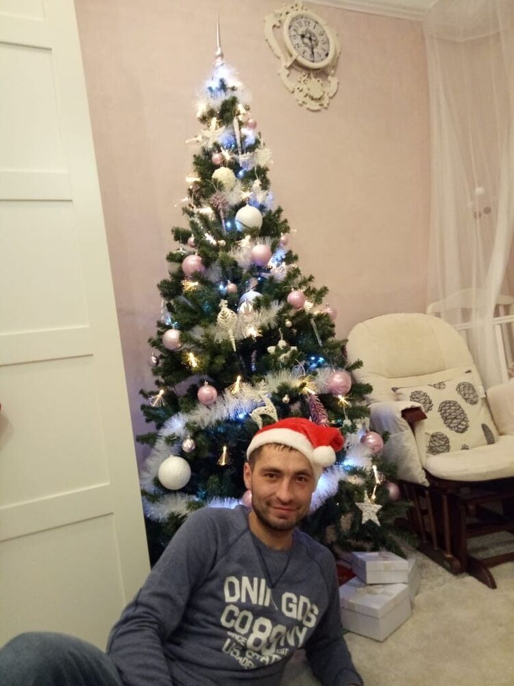  48828201  Aleksey, 37 ,    