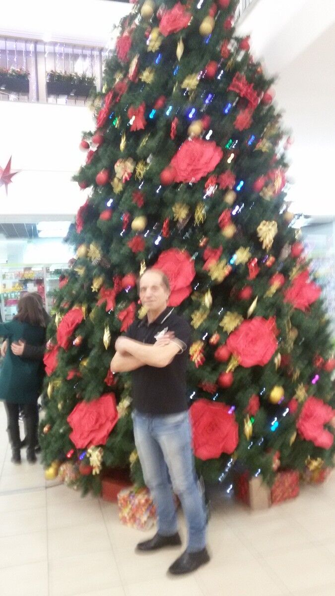  ,   Maxwel, 54 ,  