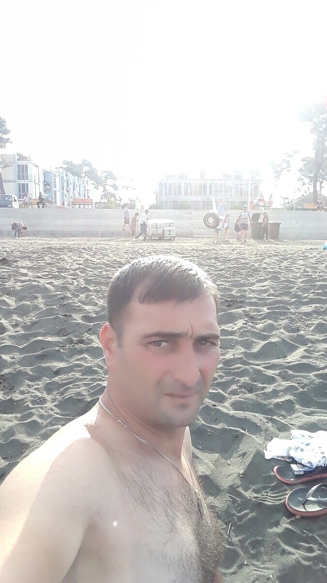  21138521  Zaur, 39 ,    Lesna