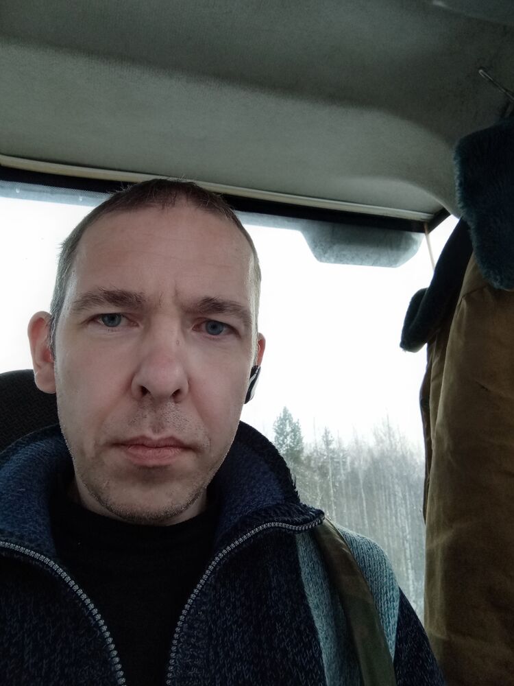  27926741  Daniil, 40 ,    