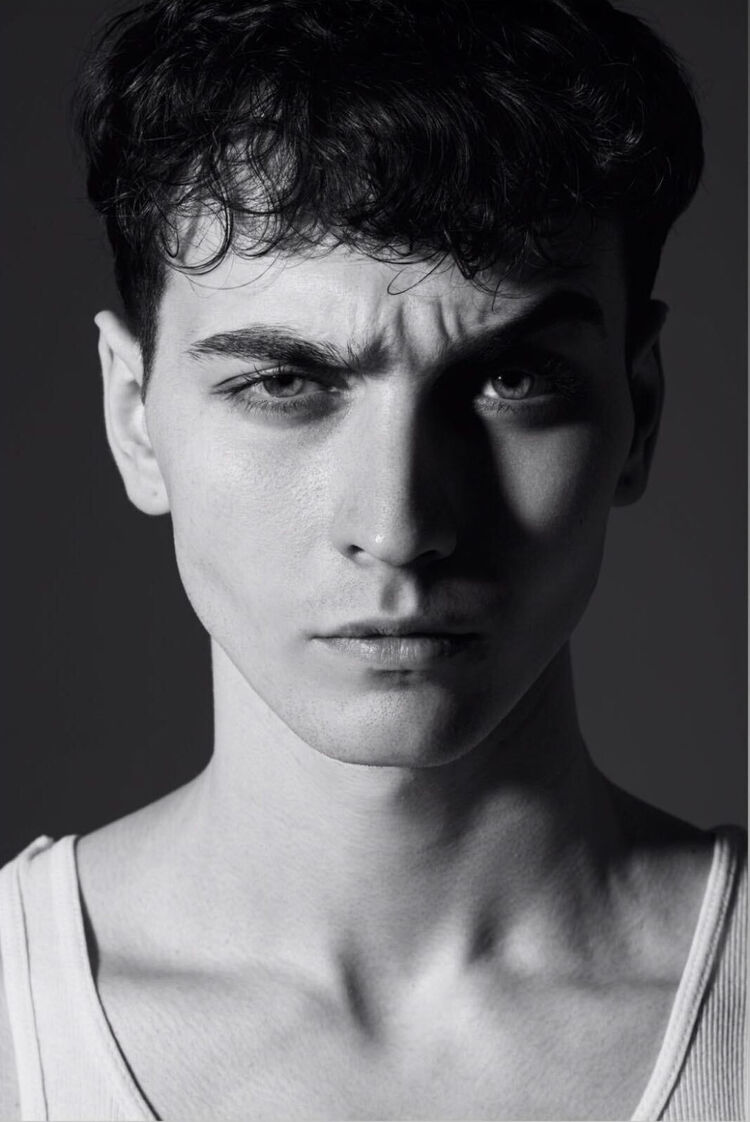  36466521  Vladislav, 25 ,    